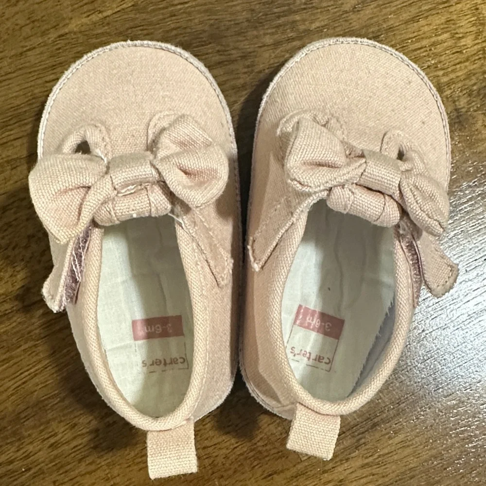 Carter’s Charming Bow Baby Walker Shoes in Soft Pink size 3-6 months